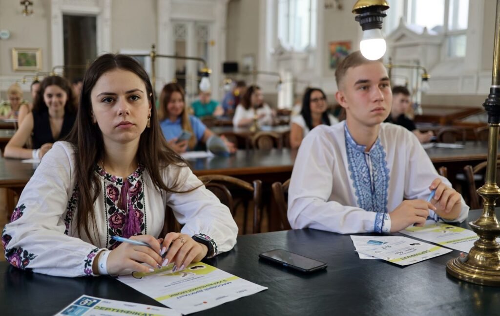 Диктант національної єдності 2025 – коли, як писати та чому це важливо диктант національної єдності 2025